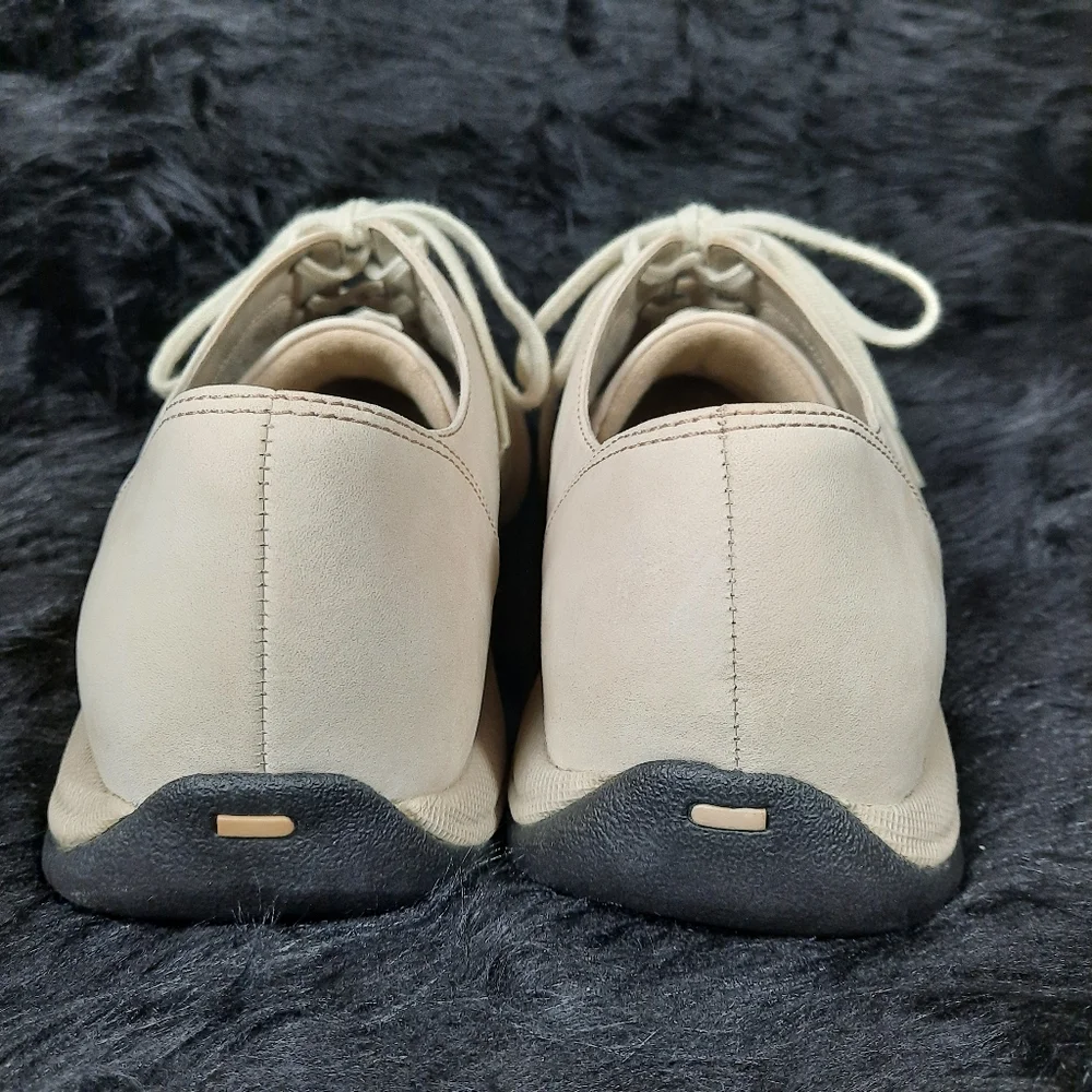 Clarks Springer Sneakers Suede Women's SZ 9.5M